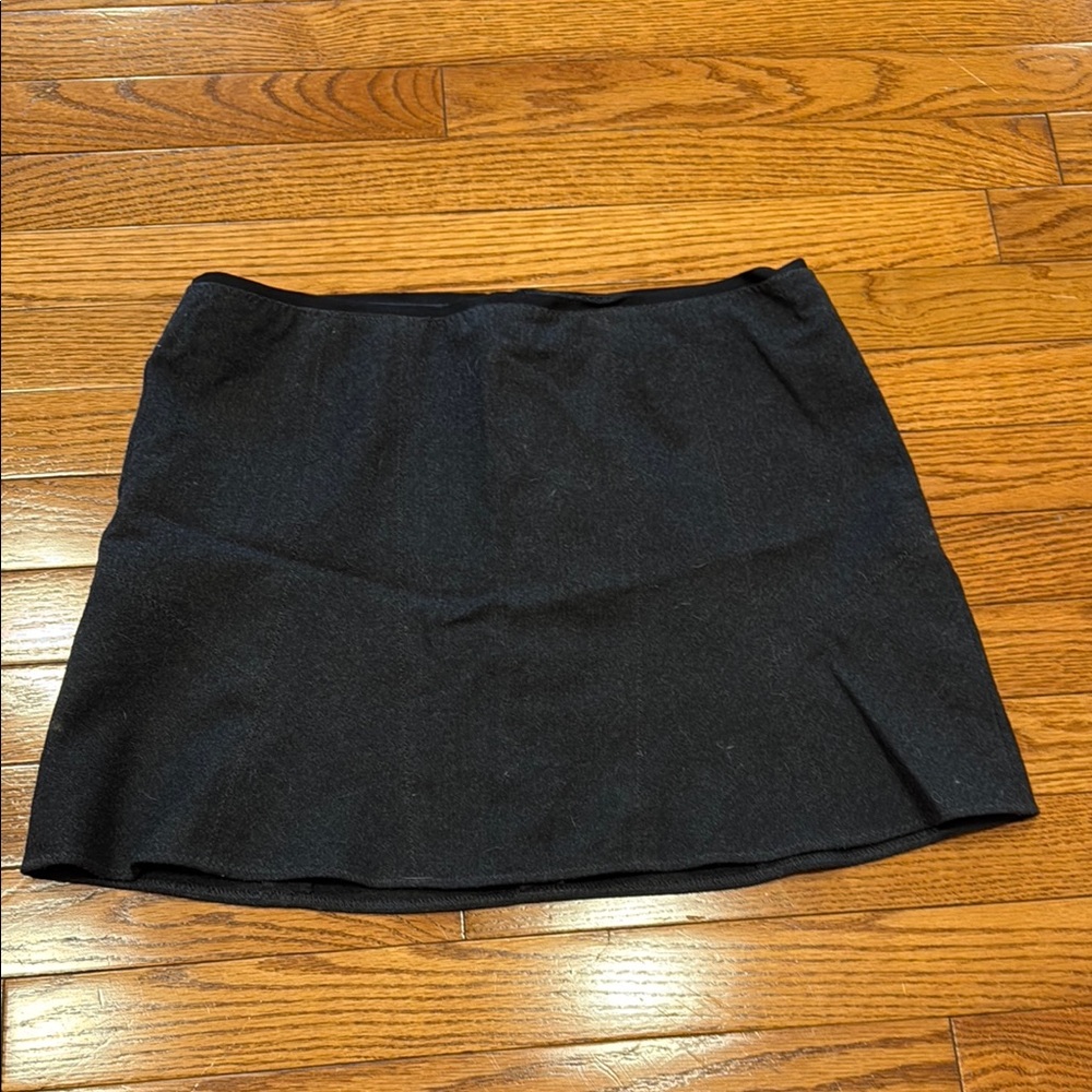 Vince dark gray wool Women's Skirt, size 4